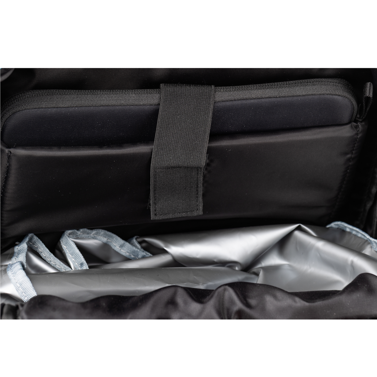 305 Shield BackpackXL - Black/Blue